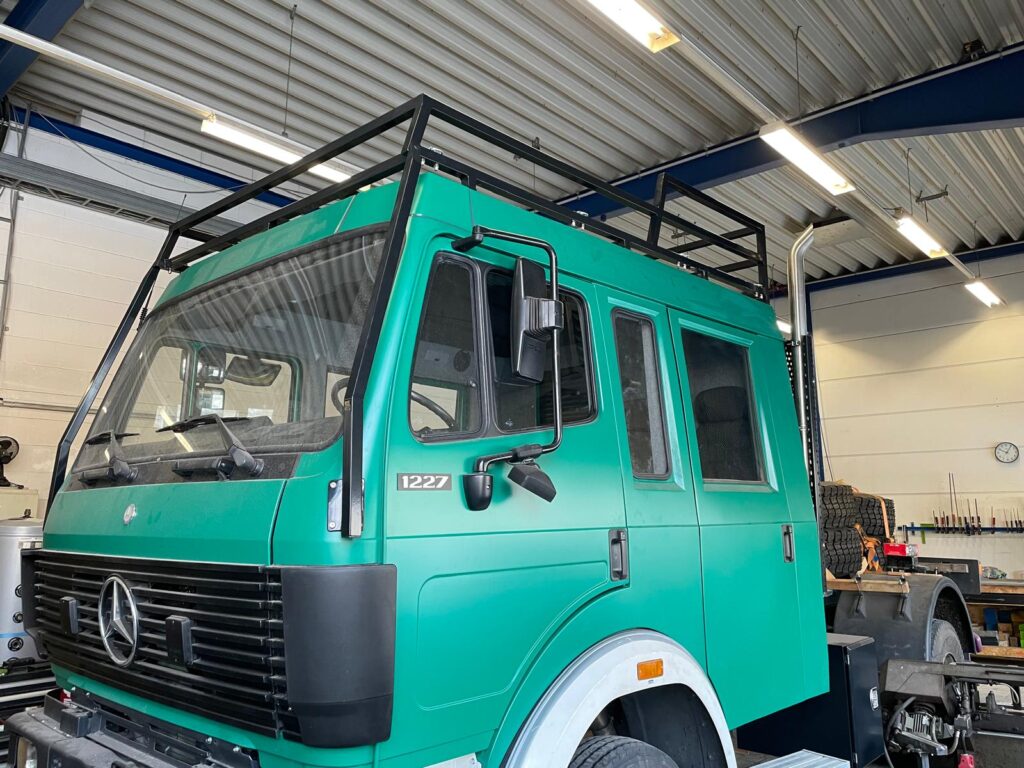 dachträger, gepulvert und montiert kopie